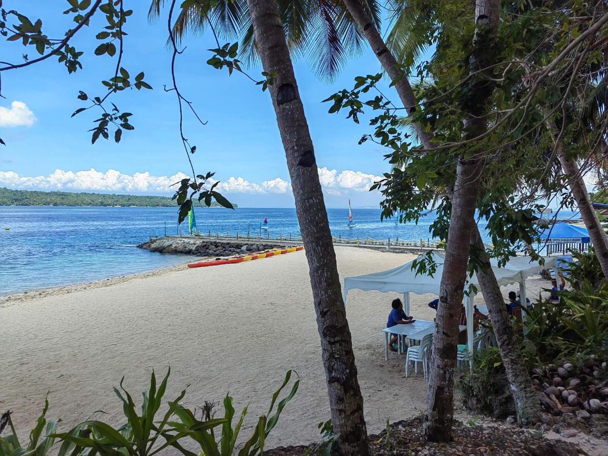 Kembali Condo Resort With Sea View Davao Екстер'єр фото
