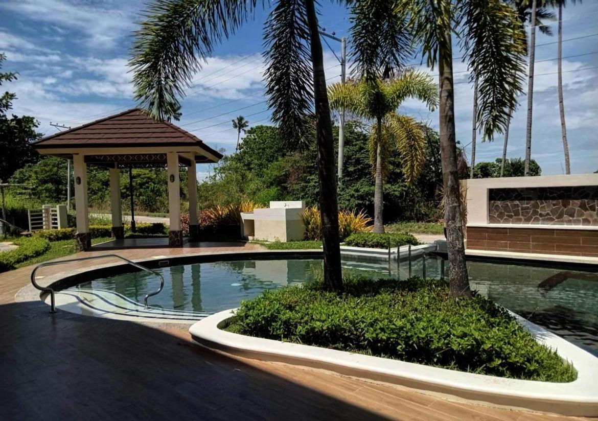 Kembali Condo Resort With Sea View Davao Екстер'єр фото